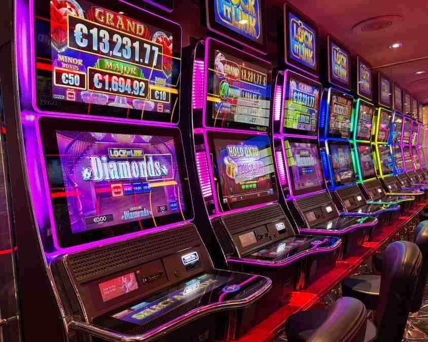 Casinos en Ligne vs. Casinos Terrestres : Lequel Choisir ? Casinos en Ligne vs. Casinos Terrestres : Lequel Choisir ?